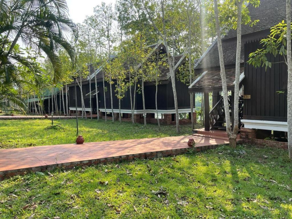 Nam Ou Riverside Resort Ban Vangle Ngoại thất bức ảnh
