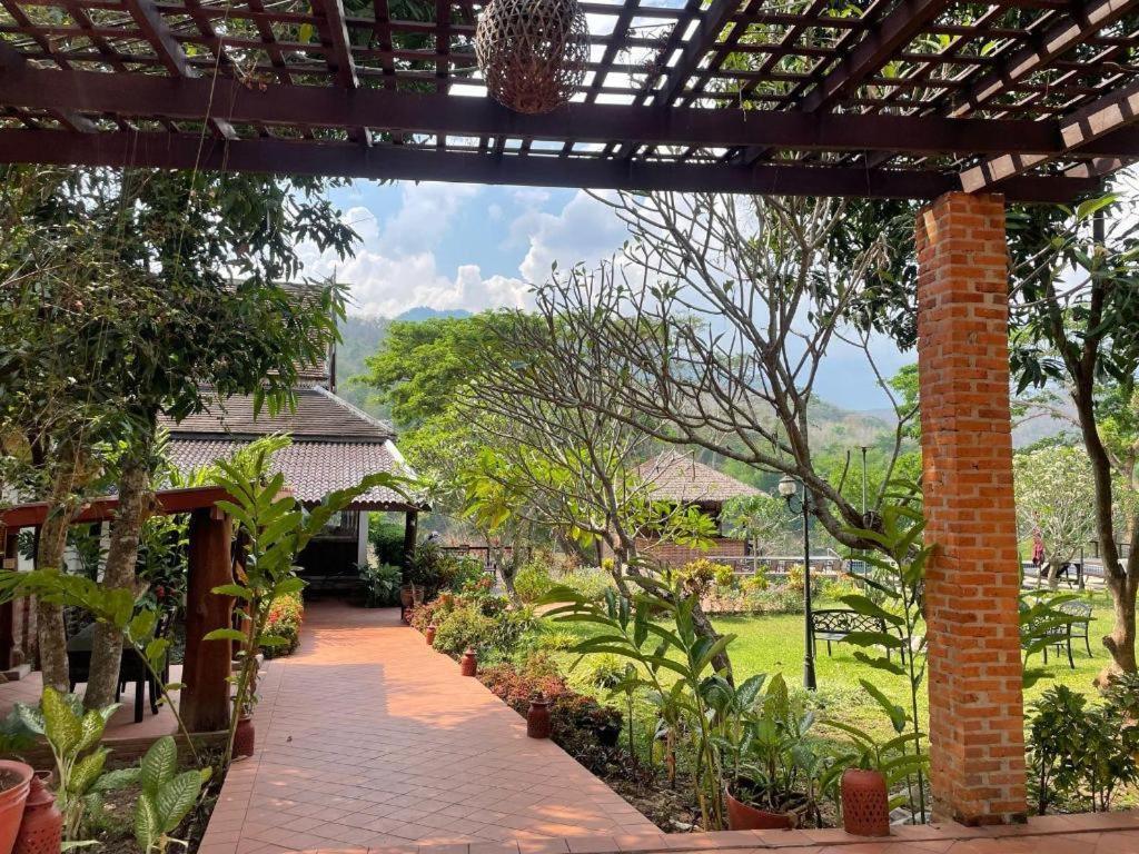 Nam Ou Riverside Resort Ban Vangle Ngoại thất bức ảnh