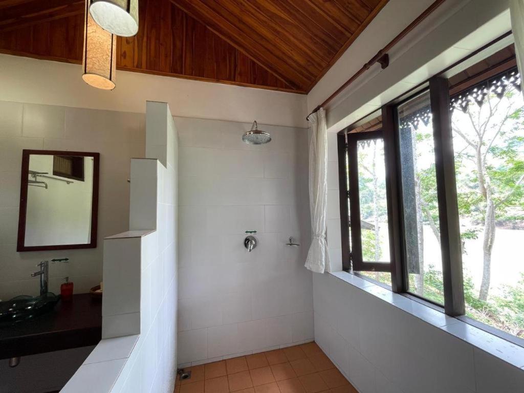 Nam Ou Riverside Resort Ban Vangle Ngoại thất bức ảnh
